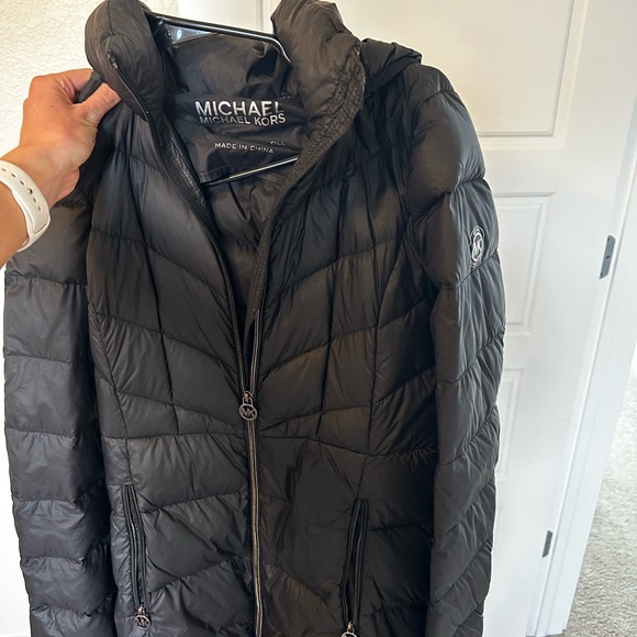 Micheal Kors long black puffer jacket - Picture 3 of 7